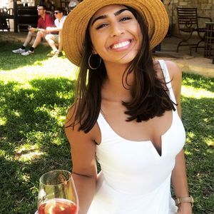 Meet your Posher, Raegan